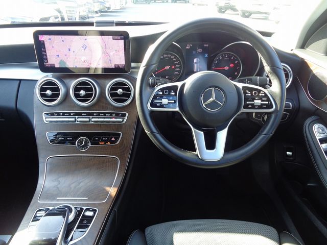Mercedes Benz C-CLASS 2019-04 21819-1