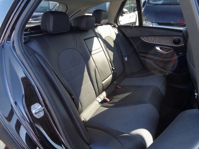 Mercedes Benz C-CLASS 2019-04 21819-5