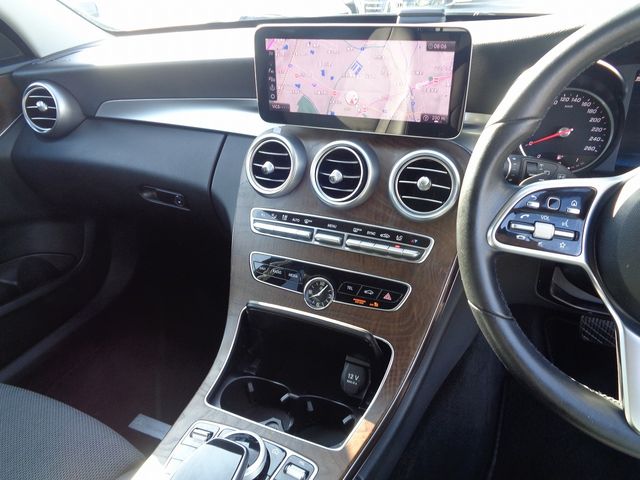 Mercedes Benz C-CLASS 2019-04 21819-13