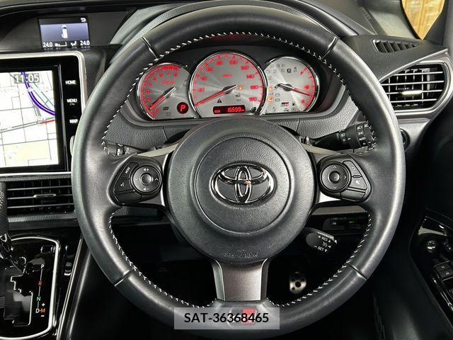 Toyota VOXY 2020-03 216469-17