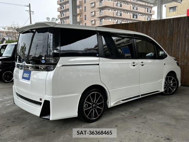 Toyota VOXY 2020-03 216469-1