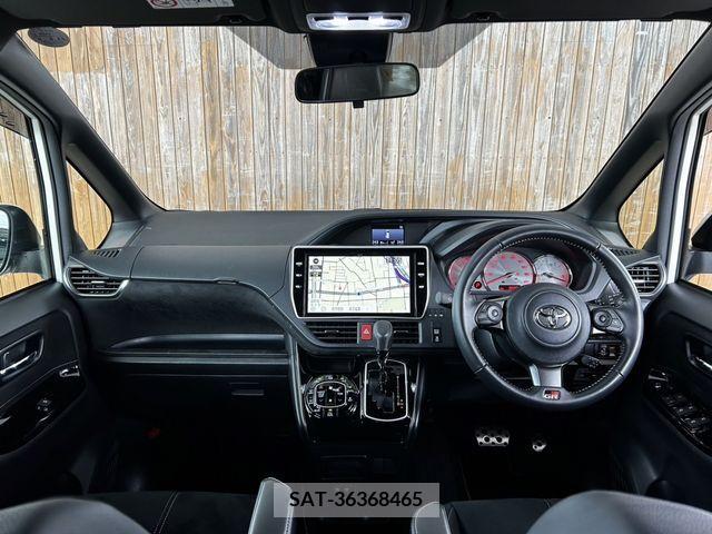 Toyota VOXY 2020-03 216469-2