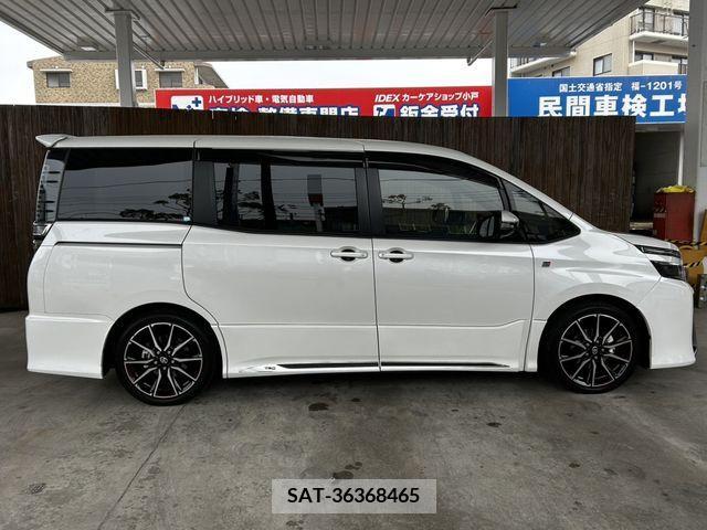 Toyota VOXY 2020-03 216469-5