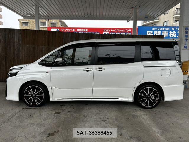 Toyota VOXY 2020-03 216469-7