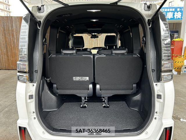 Toyota VOXY 2020-03 216469-14
