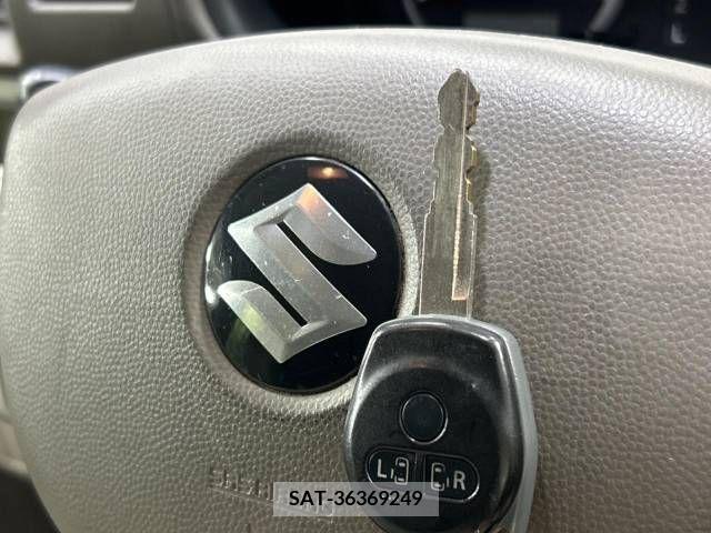 Suzuki EVERY WAGON 2013-01 301792-5
