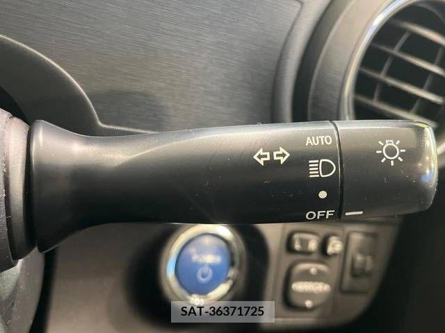 Toyota AQUA 2012-03 313942-7