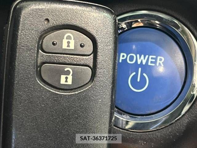 Toyota AQUA 2012-03 313942-5