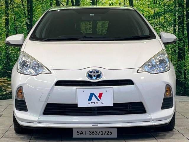 Toyota AQUA 2012-03 313942-14