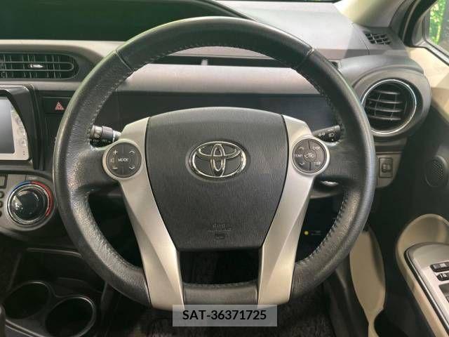 Toyota AQUA 2012-03 313942-11