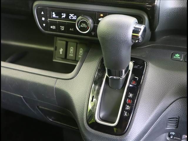Honda N BOX CUSTOM 2020-03 8136-12