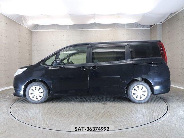 Toyota NOAH 2014-11 372734-25