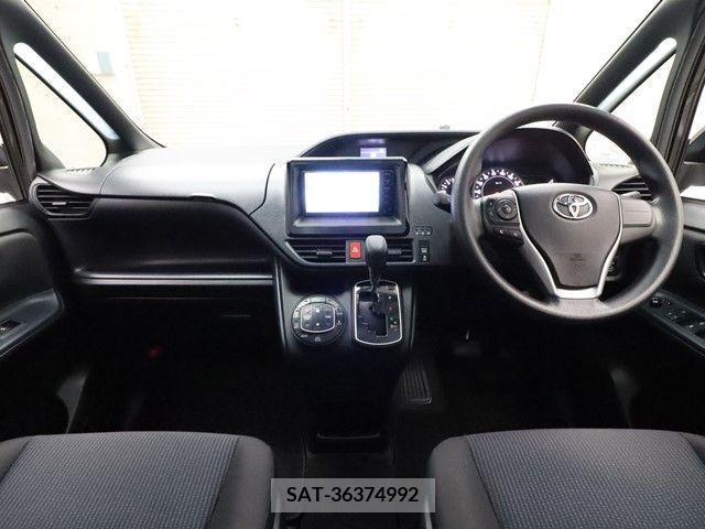 Toyota NOAH 2014-11 372734-2