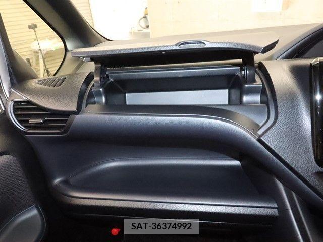 Toyota NOAH 2014-11 372734-17