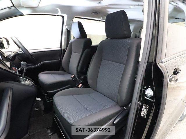 Toyota NOAH 2014-11 372734-5