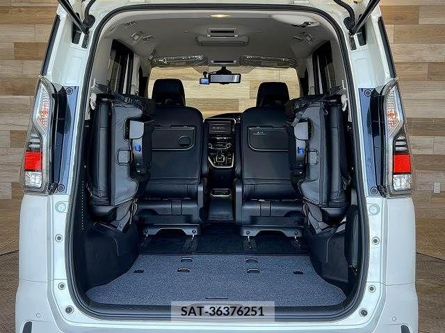 Nissan SERENA 2018-05 284189-19