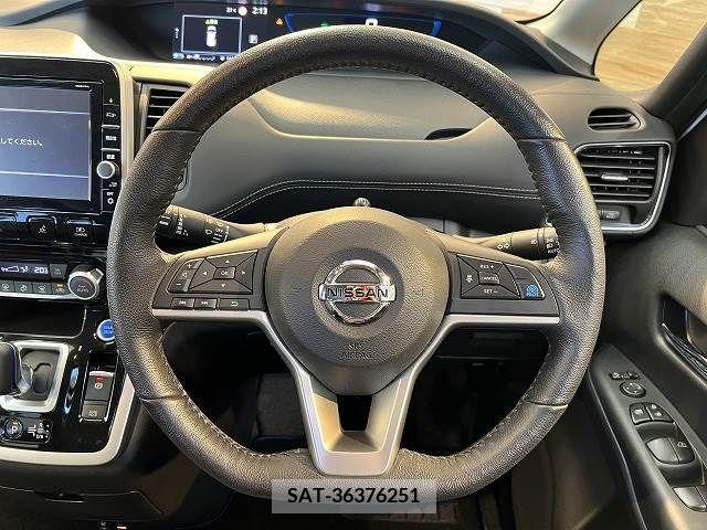Nissan SERENA 2018-05 284189-12