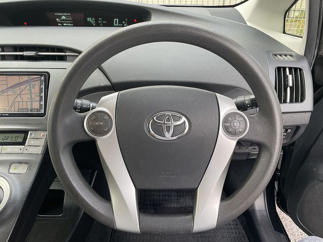 Toyota PRIUS 2013-02 4975-9