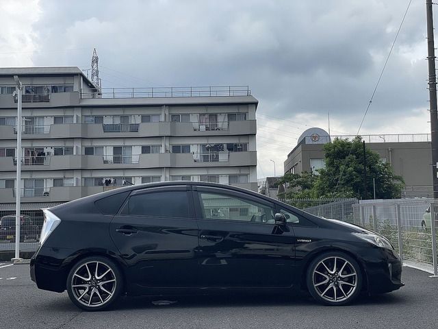 Toyota PRIUS 2013-02 4975-7