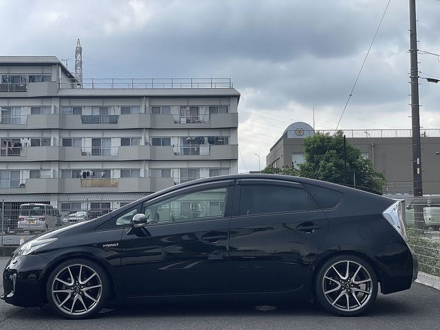 Toyota PRIUS 2013-02 4975-3