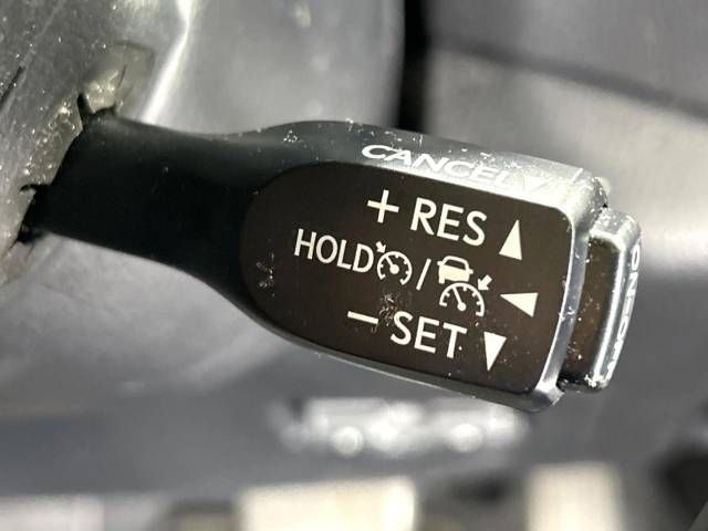 Toyota C-HR 2018-10 15503-4