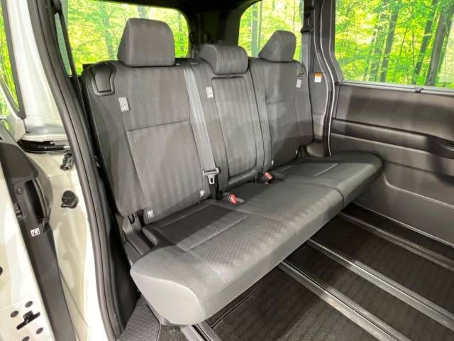 Toyota NOAH 2023-06 187356-8