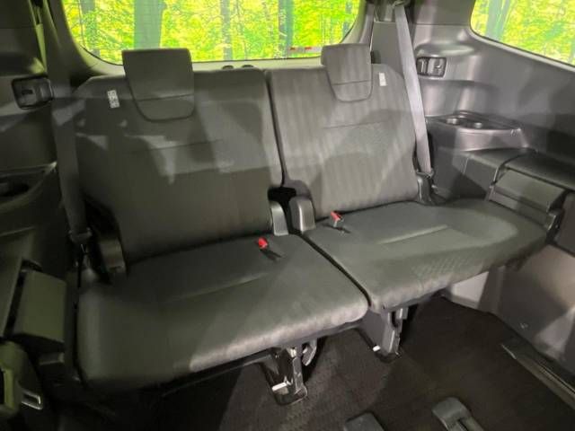 Toyota NOAH 2023-06 187356-9