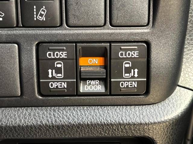Toyota VOXY 2018-10 13807-4