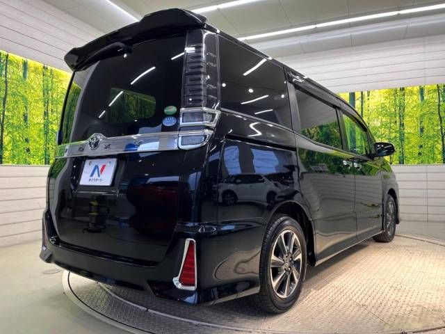 Toyota VOXY 2018-10 13807-18