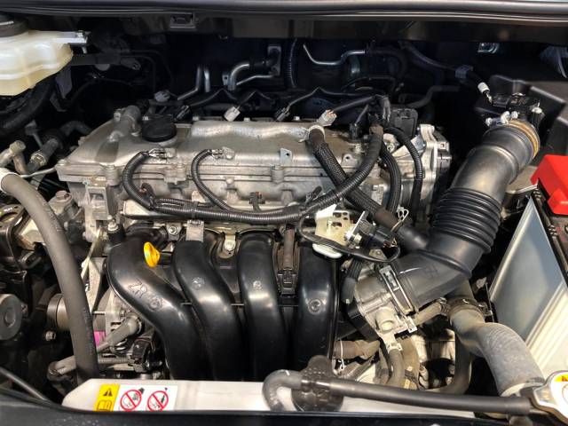 Toyota VOXY 2018-10 13807-19
