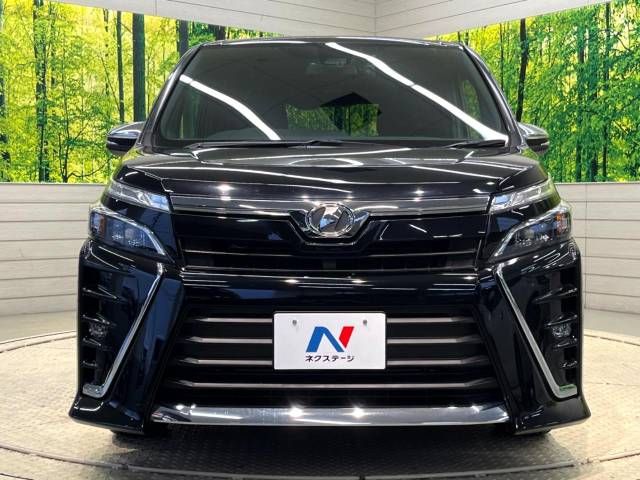Toyota VOXY 2018-10 13807-15