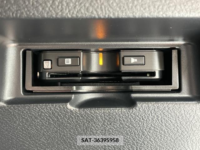Toyota VITZ 2018-06 328852-26