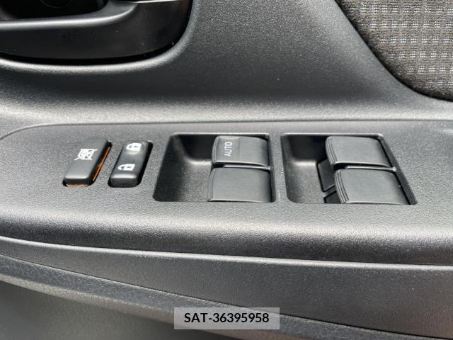 Toyota VITZ 2018-06 328852-8
