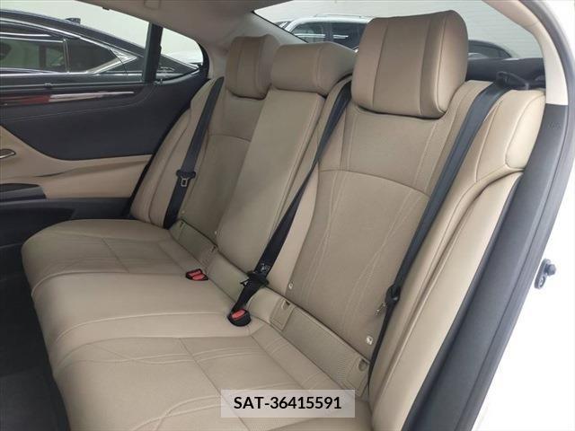 Lexus ES 2019-03 387962-28