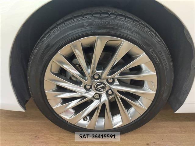 Lexus ES 2019-03 387962-24