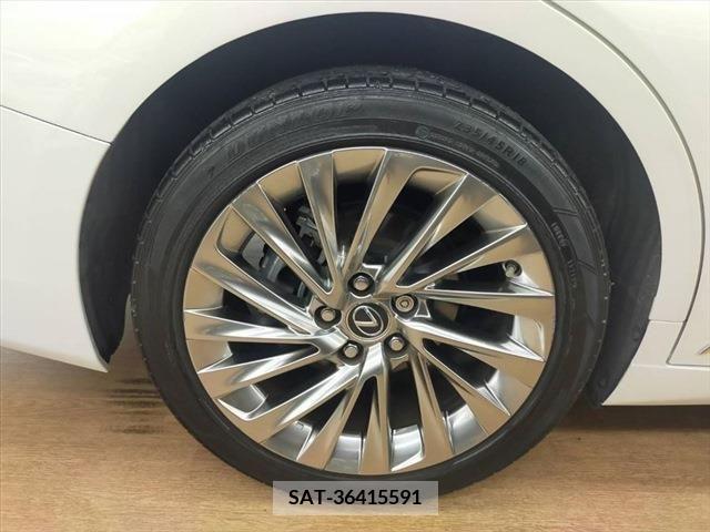 Lexus ES 2019-03 387962-23