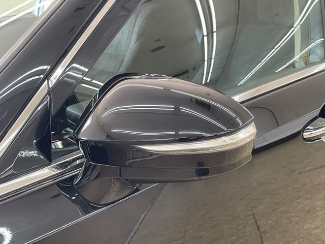 Toyota CROWN SEDAN 2017-09 183267-12