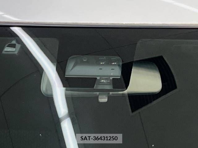 Suzuki SWIFT 2018-08 320939-4