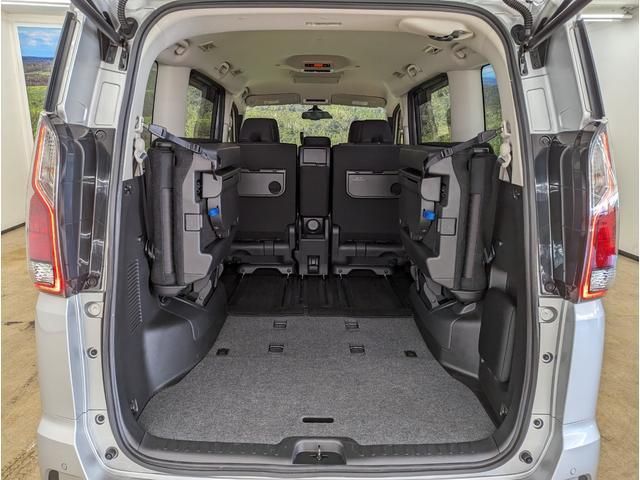 Nissan SERENA 2018-07 195334-12