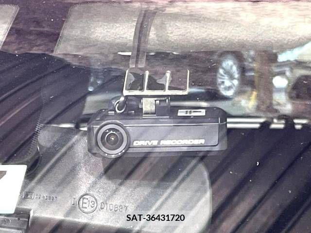 Nissan NOTE 2013-07 365377-4