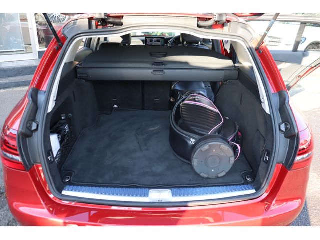 Mercedes Benz C-CLASS 2018-01 196631-24