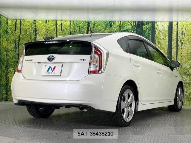Toyota PRIUS 2012-03 366329-17