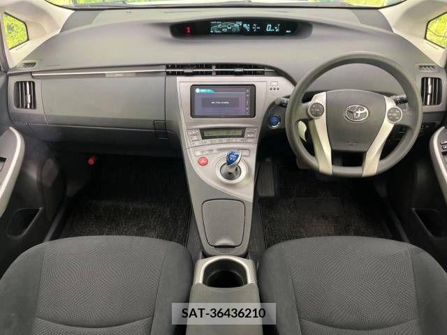 Toyota PRIUS 2012-03 366329-1
