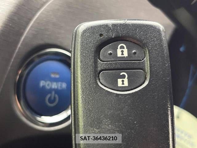 Toyota PRIUS 2012-03 366329-5