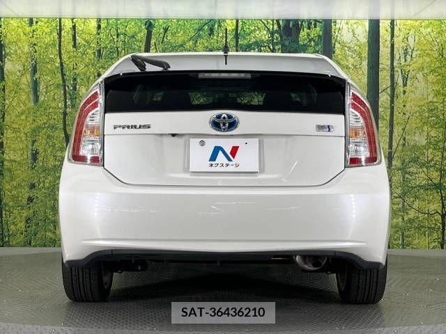 Toyota PRIUS 2012-03 366329-15