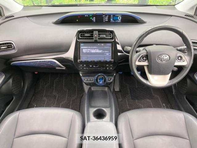 Toyota PRIUS 2016-05 349644-1