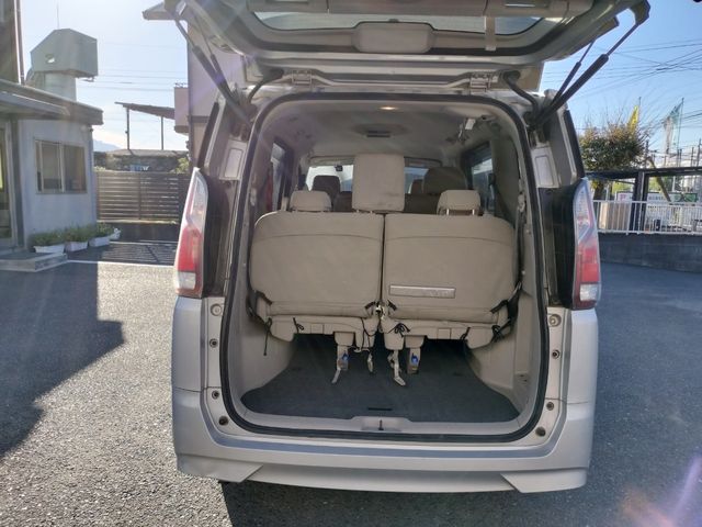 Nissan SERENA 2018-10 183640-7