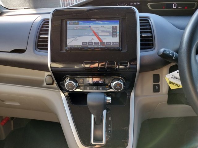 Nissan SERENA 2018-10 183640-27
