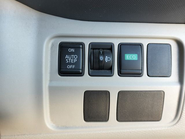 Nissan SERENA 2018-10 183640-23