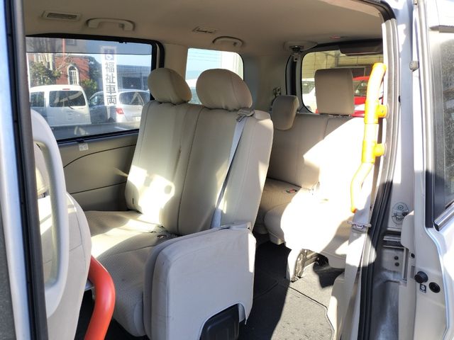 Nissan SERENA 2018-10 183640-16